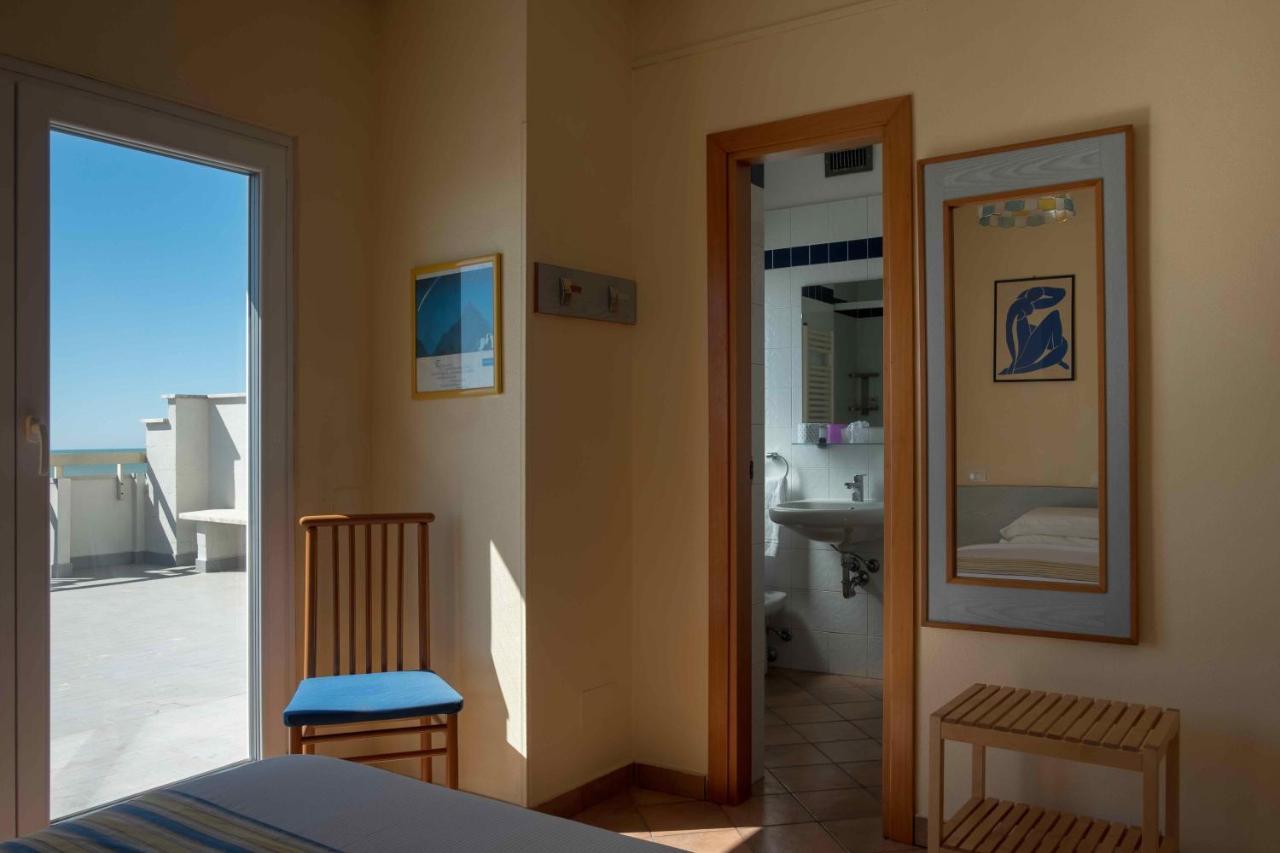 Hotel Ping Pong Lido di Ostia Ngoại thất bức ảnh